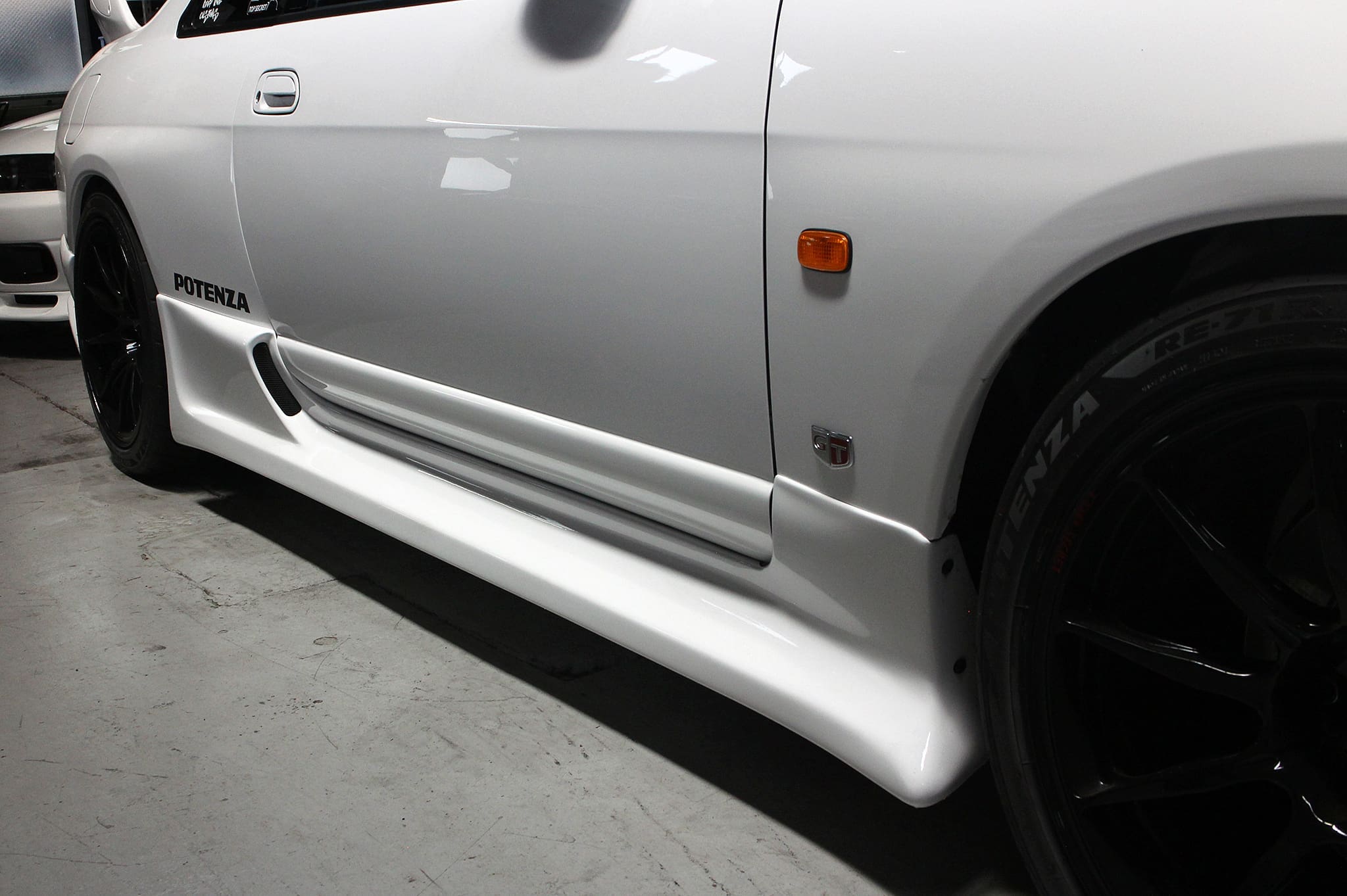 TOPSECRET BCNR33 G-FORCE Side Step
