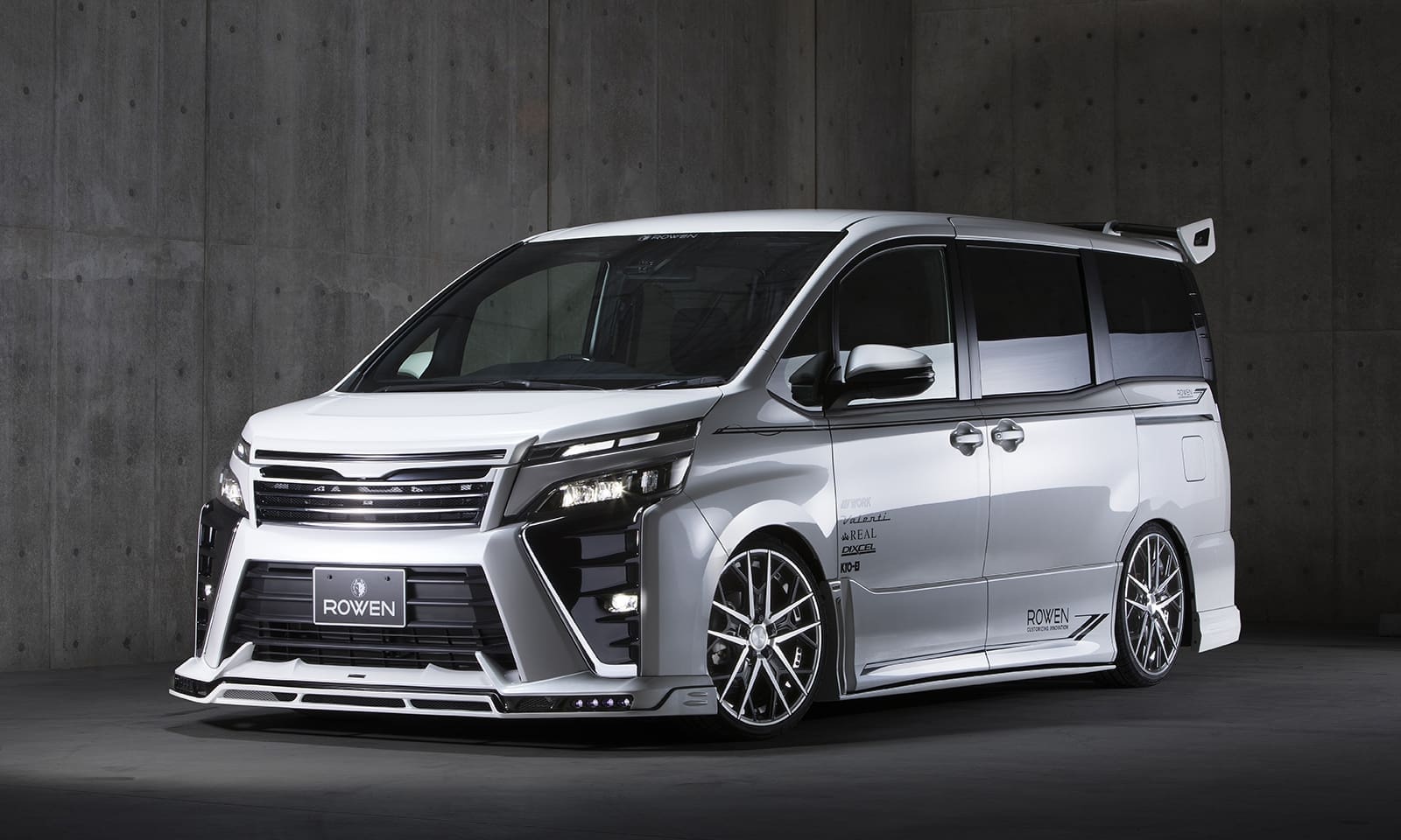 ROWEN Model Body Kit for Toyota Voxy ZS 2017.7～2018.12