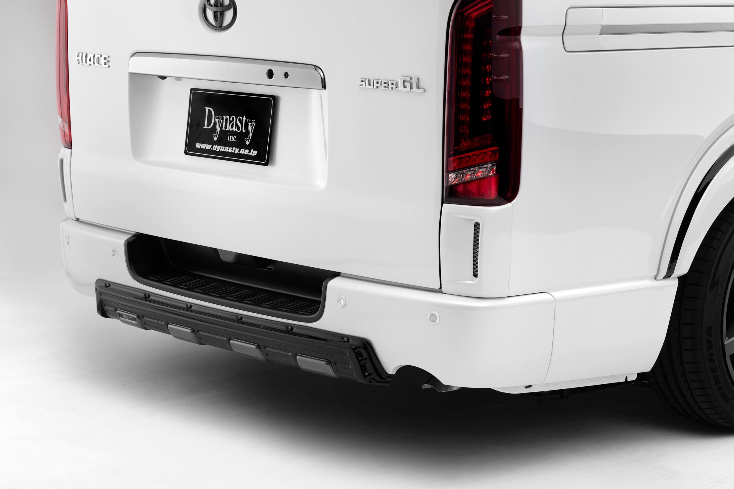 DYNASTY GROUIND ABS Rear Duct Corner Panel for Hiace