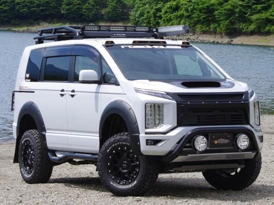 KADDIS Over Fenders (3-tone) for Mitsubishi Delica D:5 Late Model
