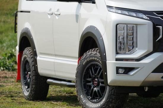 KADDIS Overfenders Nine with Faux Rivets for Mitsubishi Delica D:5 Late-Model