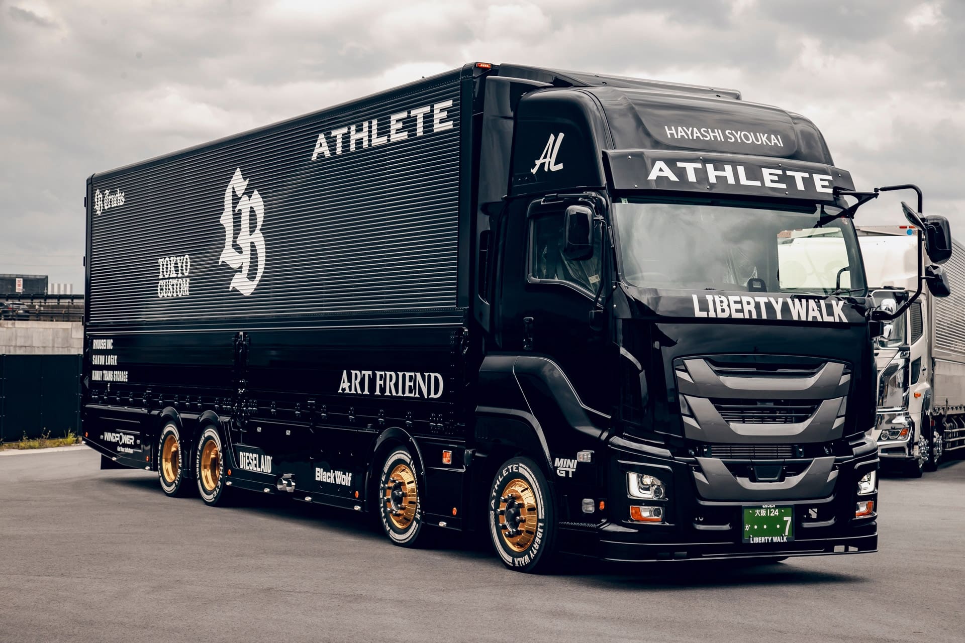 LB-TRUCKS COMPLETE BODY KIT FOR ISUZU GIGA