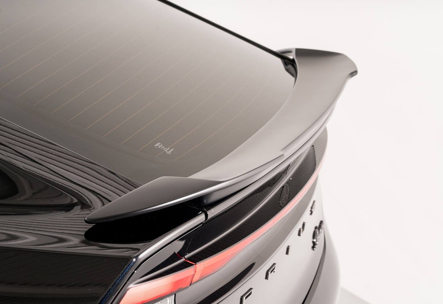 ROWEN REAR WING FOR TOYOTA PRIUS 60 Series
