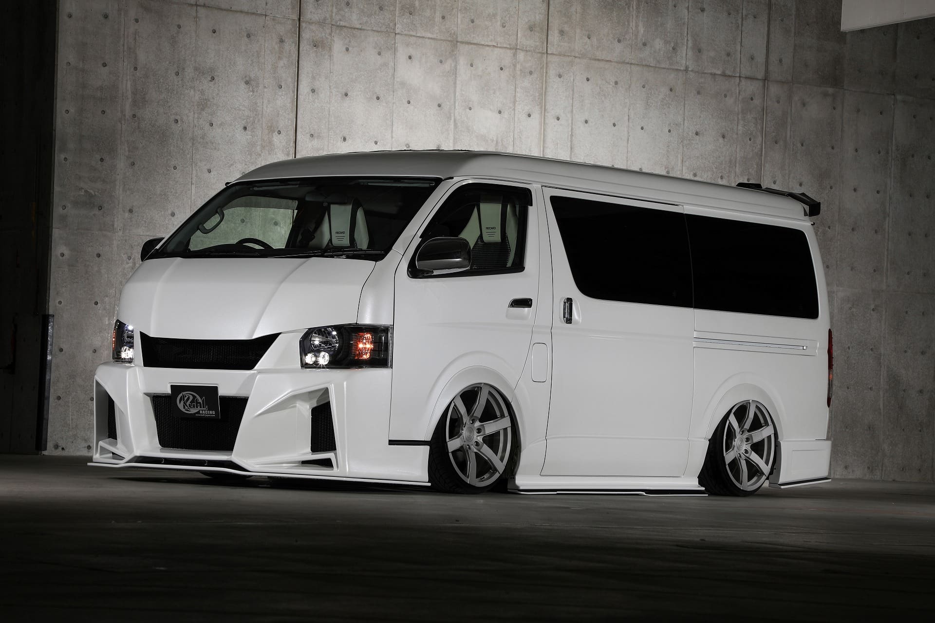 KUHL RACING Ver4 200W-GT BODY KIT For Toyota Hiace Wide