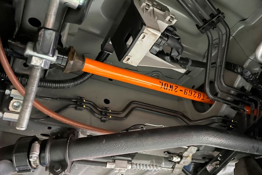 UI VEHICLE REINFORCED TORSION BAR FOR HIACE 200